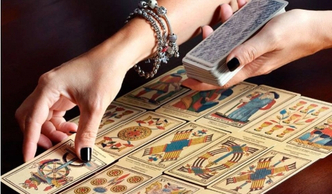 Alicia Vidal, el interesante y misterioso mundo del tarot