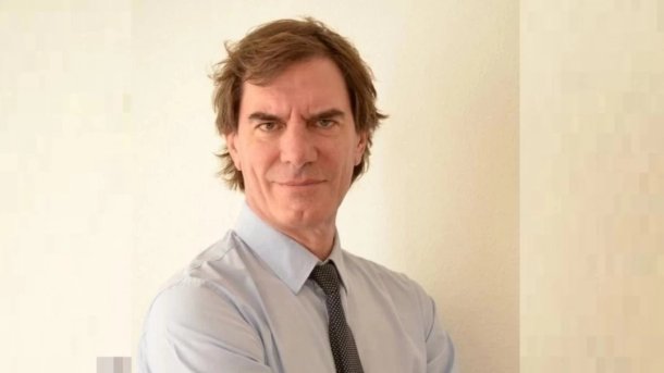 "El hombre rebelde" por Darío Lopérfido