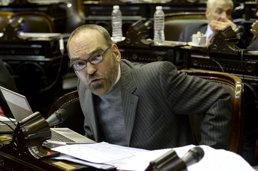 Fernando Iglesias: &quot;Si la pata peronista es garantía de gobernabilidad, escucho una carcajada de Chacho Álvarez&quot;