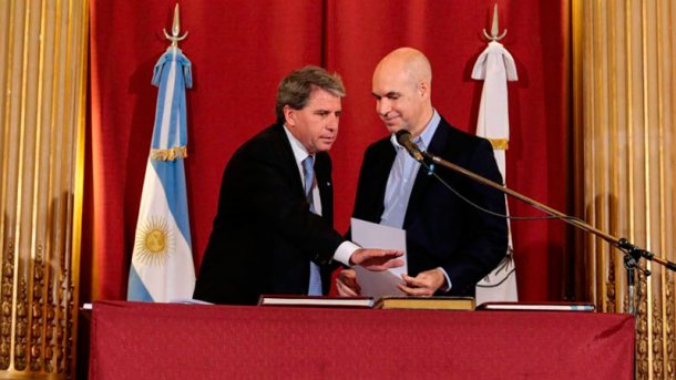 Gabriel Astarloa: "El Gobierno está incumpliendo desde el jueves. Pero también estaría incumpliendo con el pago con bonos"
