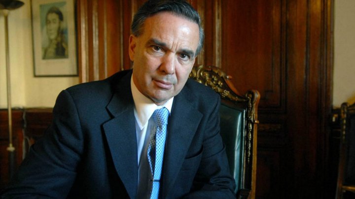 Miguel &Aacute;ngel Pichetto: "En el lugar de Macri me preservar&iacute;a m&aacute;s"