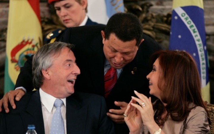 Envíos de dinero de Chávez a los Kirchner: desde Venezuela aseguran que "Antonini no era el único mensajero"