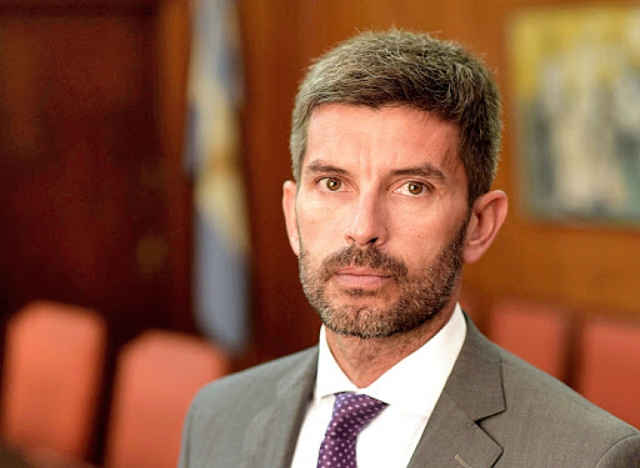 "Cornejo hace crujir estructuras con sus declaraciones", dijo el intendente de Mendoza