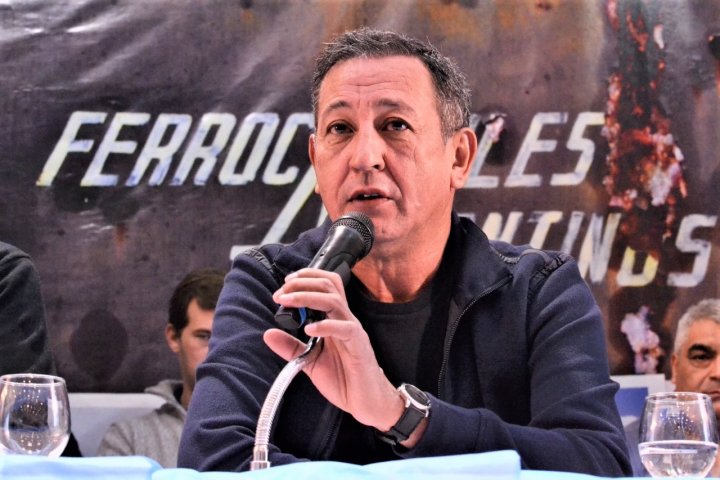 Omar Maturano anunci&oacute; un paro de trenes para el martes 4 de junio