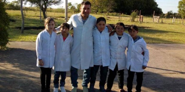Enrique Fernández: "Gracias a Radio Rivadavia, infraestructura escolar se hará cargo de los arreglos en la escuela"