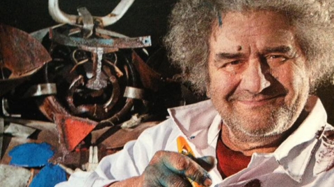 Buscan desalojar a la mujer de Carlos Regazzoni, el artista que tenía su taller en un vagón del tren de Retiro