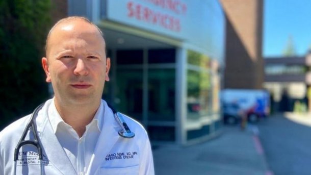 Doctor Santiago Neme: "No tiene ningún tipo de sentido decir que las vacunas ARN son un arma biológica"