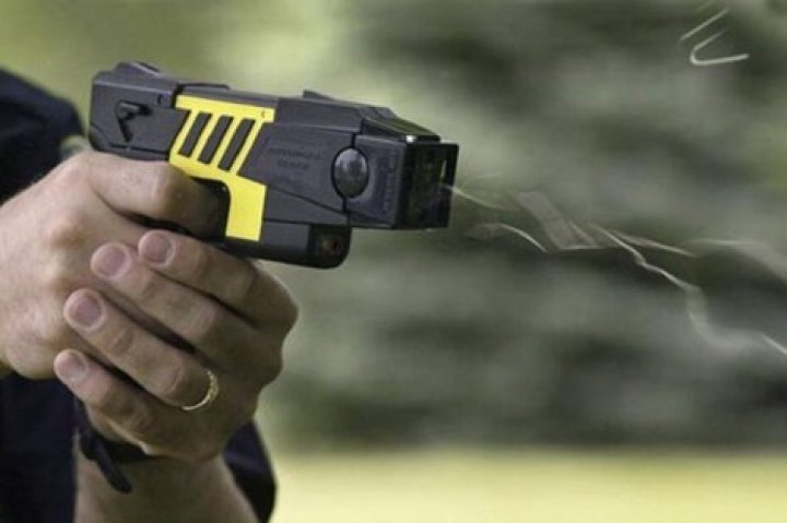 Diego &Aacute;ngeles: "La Asociaci&oacute;n Cardiol&oacute;gica Argentina se expidi&oacute; diciendo que la Taser no son armas que puedan provocar la muerte"