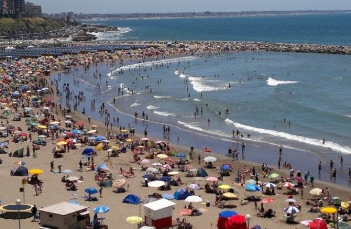 Pase sanitario: qu&eacute; deber&aacute;n presentar los turistas en la costa atl&aacute;ntica