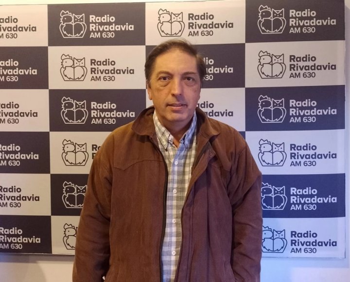 Gustavo L&aacute;zzari: "El Gobierno saca todos los d&iacute;as un decreto distinto que viola la Constituci&oacute;n"