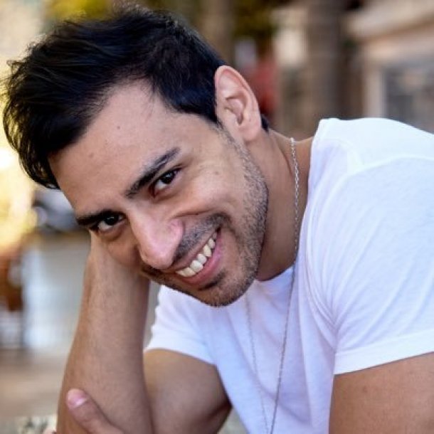 Sebastián Basalo: "Siempre me dediqué a la actuación. Durante doce años realicé shows de monólogos"