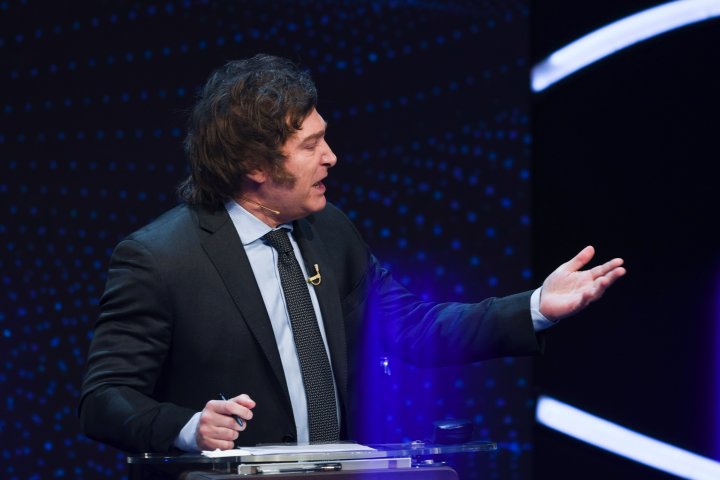 Javier Milei sobre Massa tras el debate: "En los &uacute;ltimos bloques, lo pas&eacute; por arriba"
