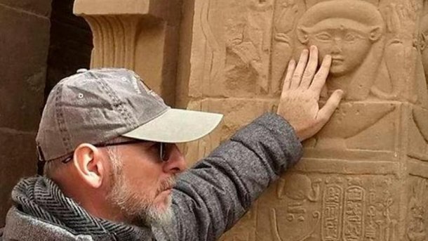 Fundación Seshen: quién es el "faraón" estafador que decía traer poderes desde egipto