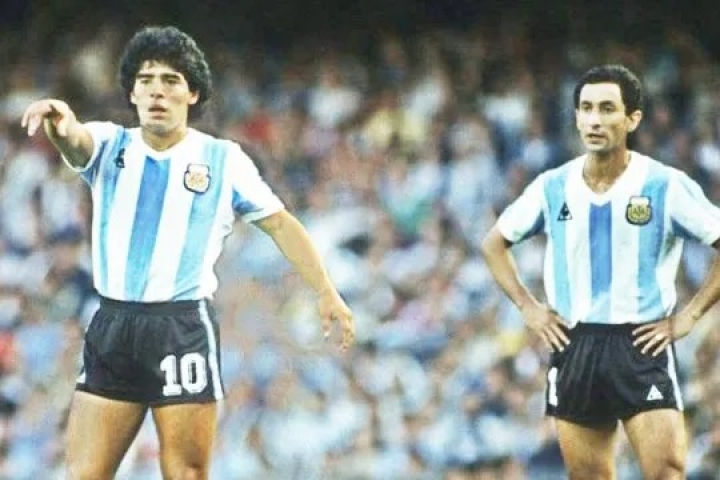 Osvaldo Ardiles: &quot;Diego fue Dios como jugador de fútbol&quot;