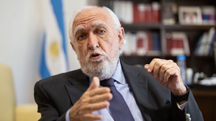 Ricardo Gil Lavedra: "Era descabellado el art&iacute;culo sobre licencias por enfermedad"
