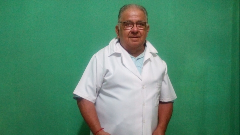 La historia de Jhonny Mañas: "Con los 80 años que tengo me critico que me olvidé de la familia y me dediqué más a la profesión"