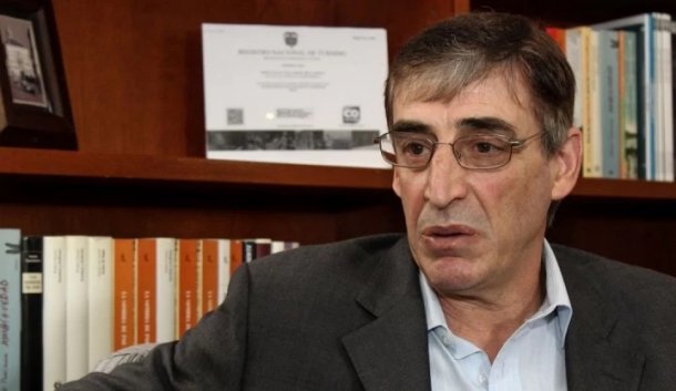 Abel Basti: "Las piezas encontradas en Quequén podrían ser de un submarino nazi”