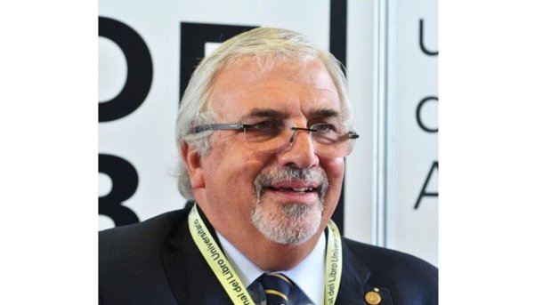 Gabriel Capitelli: “No hay ninguna contraindicación para dormir con tu mascota, siempre que tanto el animal como la persona estén en buena salud”