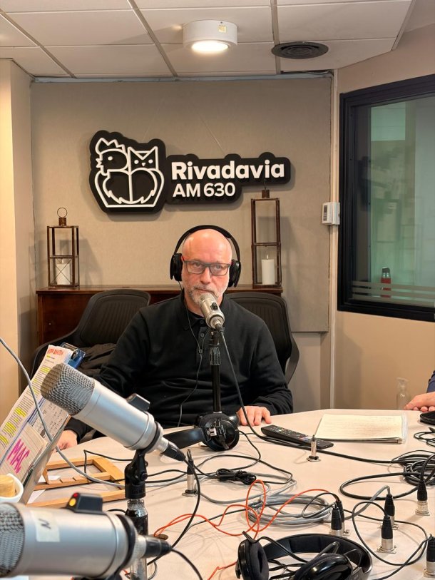 Nos visitó en el estudio Gustavo Berenstein, el autor del libro "La fantástica historia del circo Sarrasani"