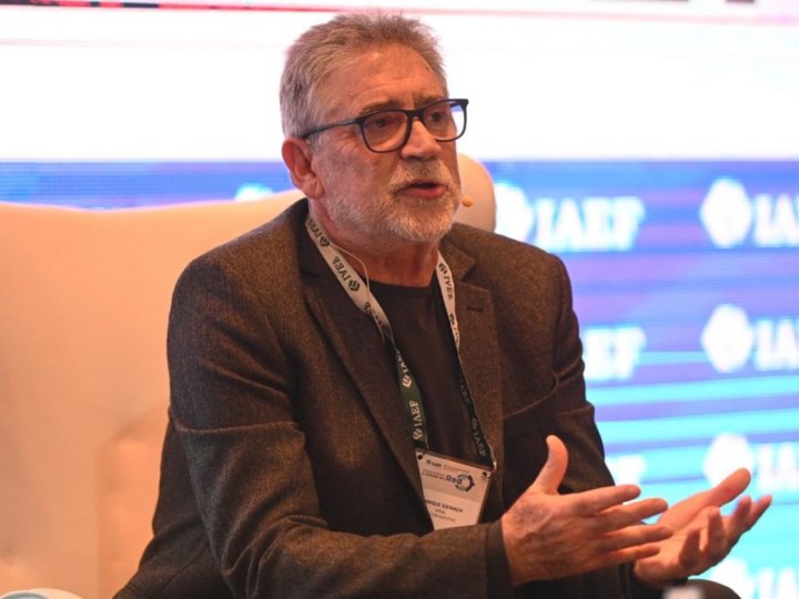Enrique Szewach: "No s&eacute; si hay depresi&oacute;n, pero la famosa salida en "V" se demora"