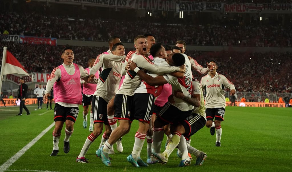 River venció a Boca en un final caliente y se quedó con el Superclásico