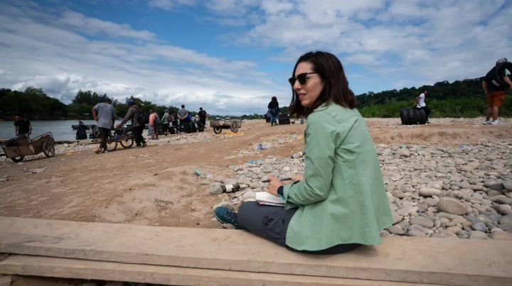 Luc&iacute;a Salinas presenta su libro Fronteras: el relato del drama narco en el norte argentino