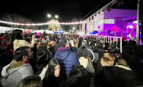 “La fiesta de la Torta Negra convocó más de 10 mil personas en General Lavalle"