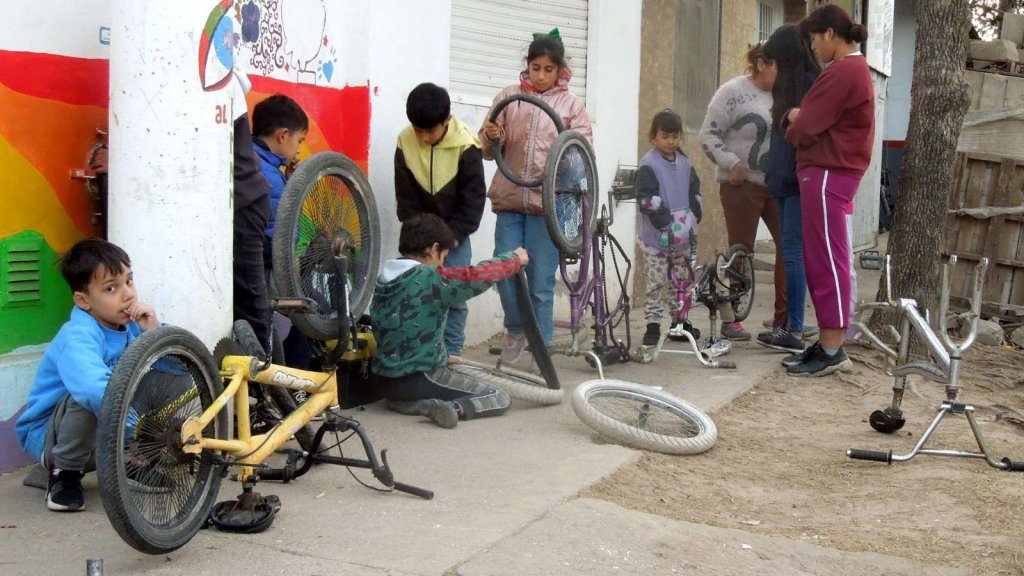 Villa María, Córdoba: Un taller solidario de ciclomecánica para niños