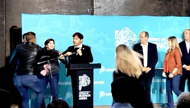 Fernanda, vecina de Brandsen que irrumpió en el acto de Kicillof: “Solo quiero que se resuelvan los problemas"