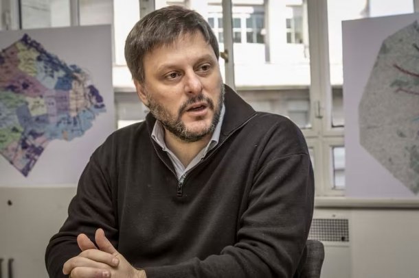 Leandro Santoro: “Me da miedo Milei, lo que dice, su nivel de intolerancia y su insensibilidad en las consecuencias sociales"