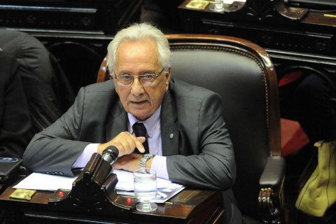 Héctor Recalde: "El trabajador no puede defender todos sus derechos y el Estado debe estar presente"