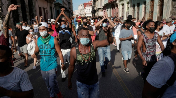 Cuba: Más de 5 mil personas detenidas por las protestas contra el régimen de Miguel Díaz - Canel