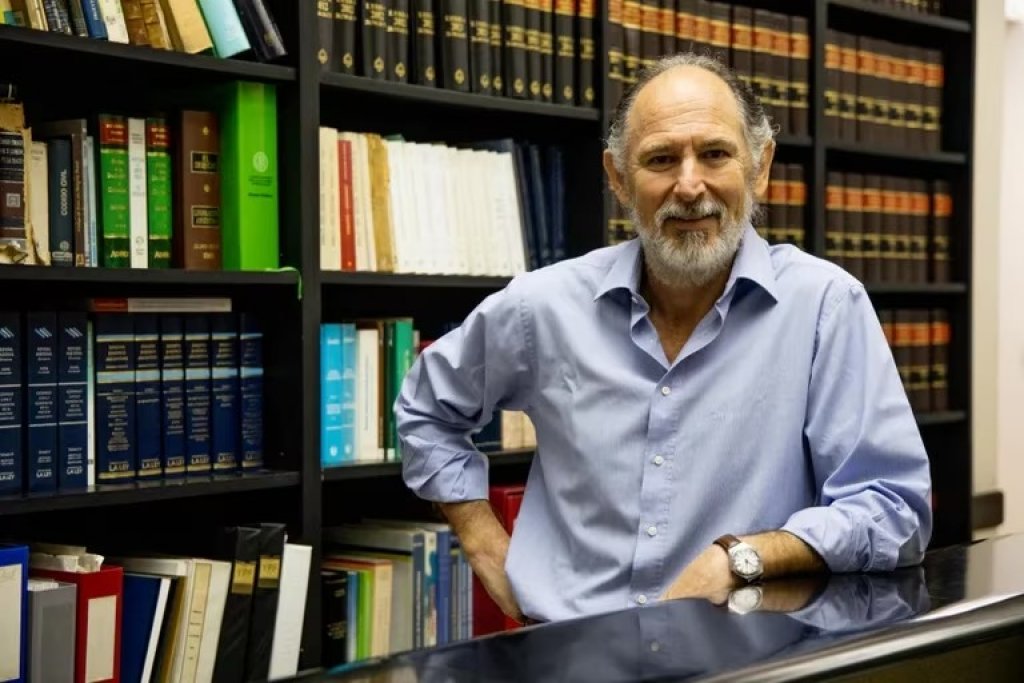 Horacio Liendo sobre el bimonetarismo: "La primera ley monetaria argentina ya permitía el curso legal del dólar"
