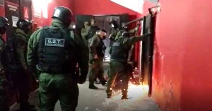 Hallaron un búnker de la barra brava en la cancha de Newell's