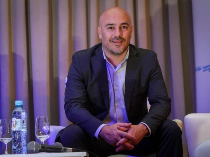 Lucas Romero: "La clase política pierde autoridad para poner orden"