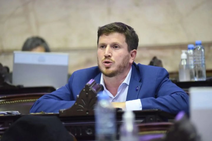 Federico Angelini: "La única prioridad de este gobierno es atacar a la república"