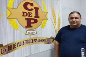 Martín Pinto: “Producir en Argentina cada vez cuesta más. Soy panadero y solo uso la mitad de las máquinas. La venta de pan cayó 50% y la de facturas 80%.”
