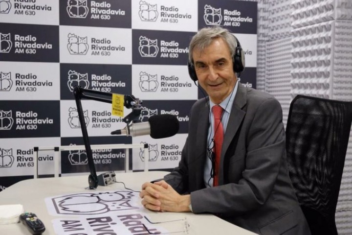Nelson Castro: "De haber estado en un centro médico, Maradona hubiese tenido una chance más"