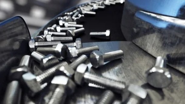 "Nos vamos a fundir trabajando": desesperación por la falta de insumos en la industria tornillera