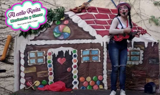Hace teatro a la gorra para poder pagar su fiesta de 15