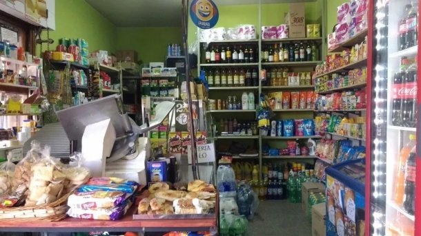 Los almacenes enfrentan aumentos insostenibles que podrían llevar al cierre de negocios: "bajó un 30% la venta"