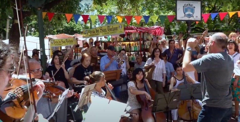 Un flashmob para el Día de la Virgen